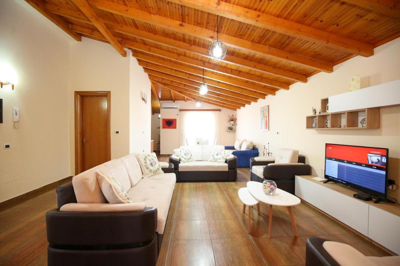 Laerti'S Attic Apartment Vlorë Exterior foto