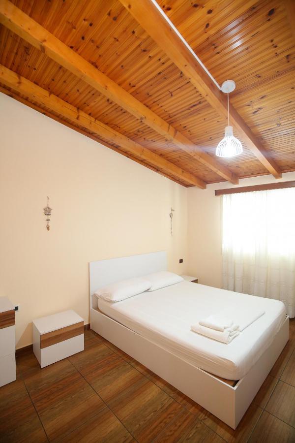 Laerti'S Attic Apartment Vlorë Exterior foto