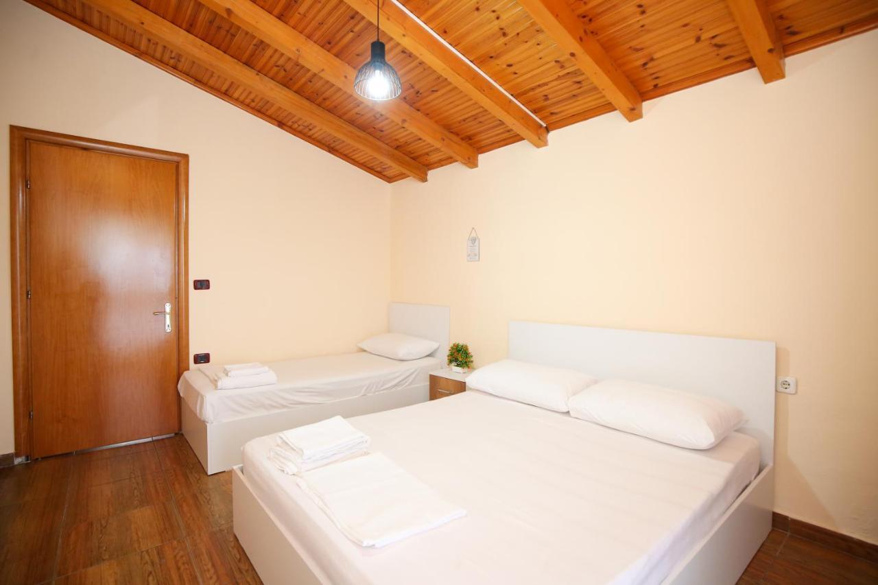 Laerti'S Attic Apartment Vlorë Exterior foto