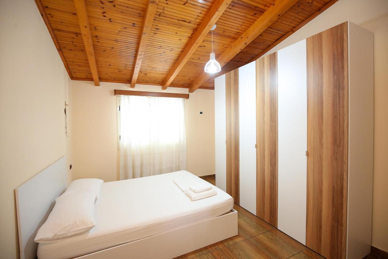 Laerti'S Attic Apartment Vlorë Exterior foto
