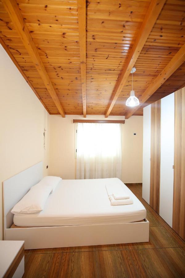Laerti'S Attic Apartment Vlorë Exterior foto